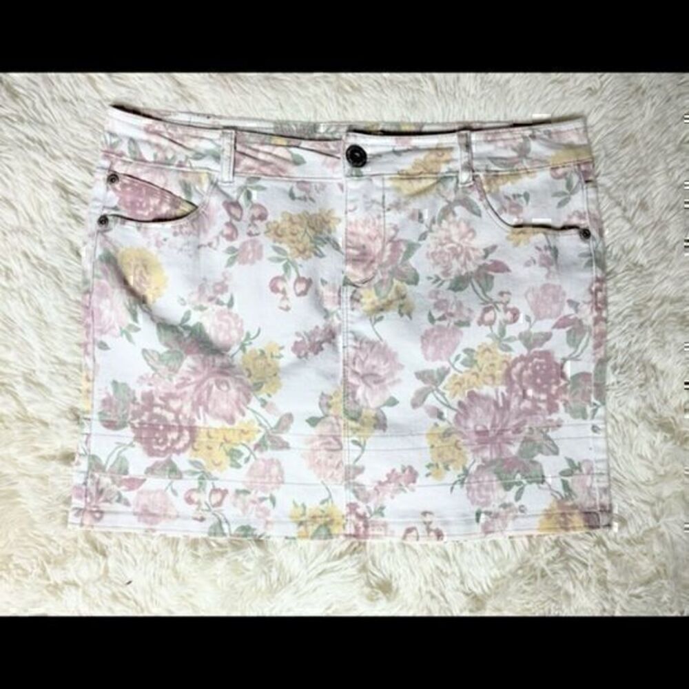 Cream, Pink, Green & Yellow Floral Summer Jean skirt size 9 by Highway jeans